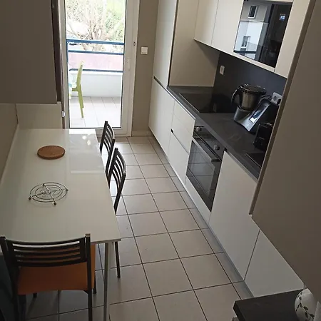 Apartament 3 Pieces De 63m2 Avec Terrasse,parking Et Wifi Bajonna